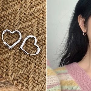 🌻2/$10.00🌻Heart Earring